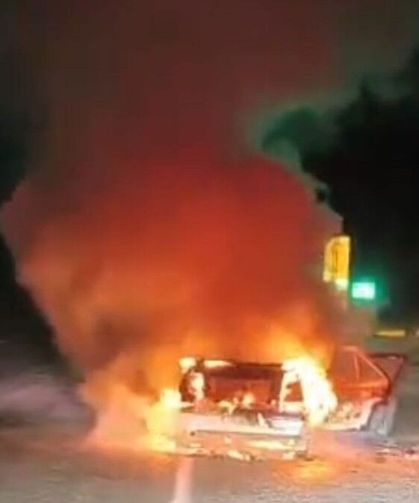 Adıyaman'da seyir halindeki otomobil alev alev yandı