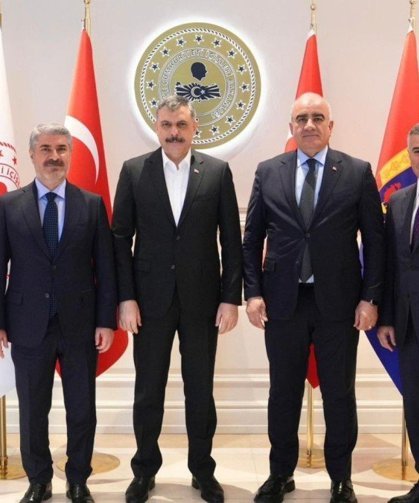 Adıyaman Milletvekili Özhan, Adıyaman heyeti ile birlikte Bakan Çiftçi'yi ziyaret etti