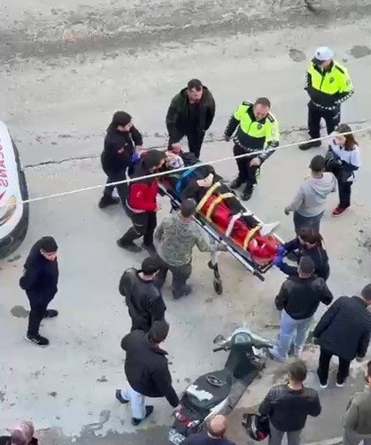 Adıyaman'da Motosiklet park halindeki otomobile çarptı: 1 yaralı