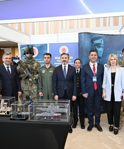 Bakan Yardımcısı Ahmet Aydın gençlerle bir araya geldi