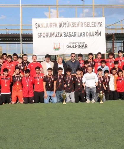 Şanlıurfa Büyükşehir Belediye Spor'dan yerel ligde çifte üçlü şampiyonluk