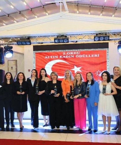 ASANART Derneği'nden anlamlı gece: 2. Ordu Altın Kadın Ödülleri sahiplerini buldu