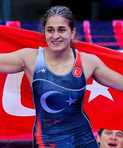 Avrupa Güreş Şampiyonası'nda kadın milli sporculardan 2 altın, 2 bronz madalya