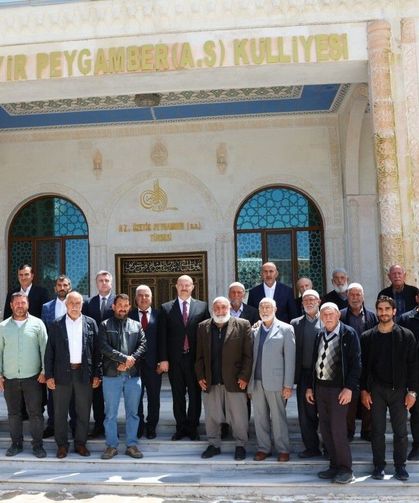 Vali Abdullah Küçük Hz. Üzeyir Peygamber külliyesini ziyaret etti