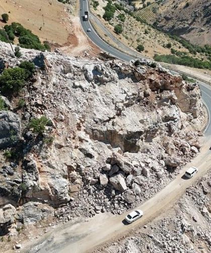 Adıyaman-Çelikhan Karayolunda Heyelan