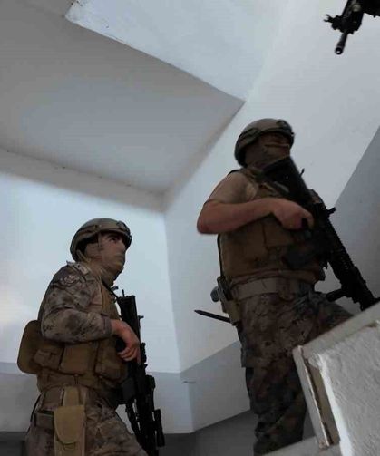 Adıyaman'da Sanal Devriye Operasyonu, 14 Gözaltı