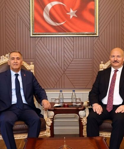 Eski Vali Mahmut Çuhadar'dan Vali Küçük'e Ziyaret