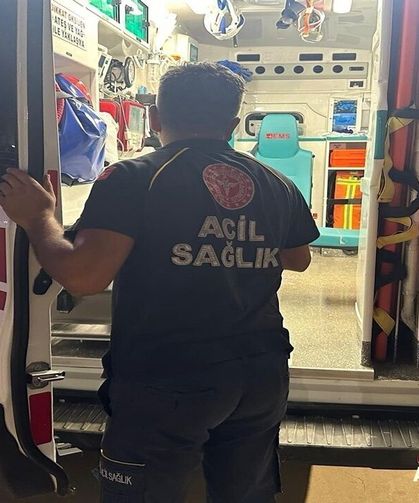 Arı Soktu Yoğun Bakımda Yaşam Mücadelesi Veriyor