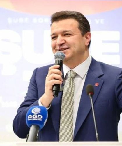 Bir İsim Sessizce Yükseliyor: Acaba Geleceğin Cumhurbaşkanı Mahmut Arıkan mı?