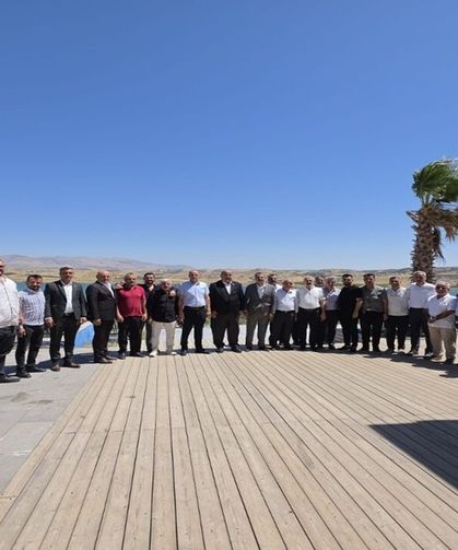 MHP Kahta Muhtarlarla İlçenin Sorunlarını Görüştü