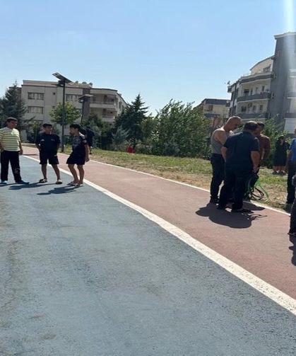 Selfie Çekerken Sulama Kanalına Düştü Vatandaşlar Kurtardı