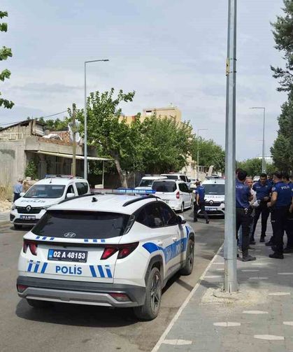Kayıp gençten ailesine bıçaklı tehdit iddiası