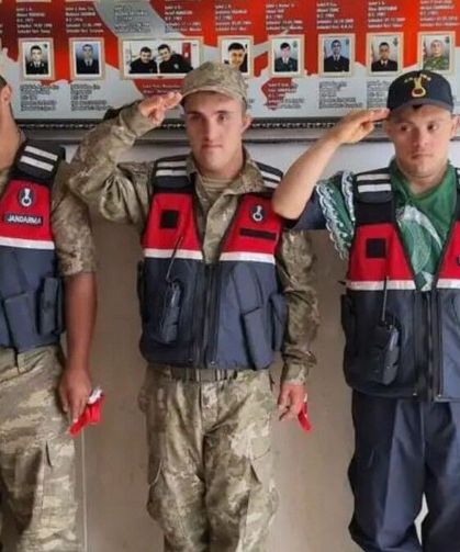 Besnili üç özel birey asker kınası yaktı, üniforma giydi: Duygu dolu tören