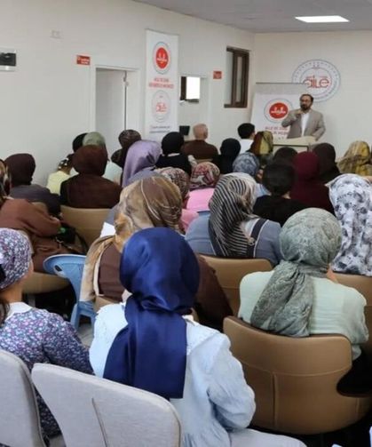 Adıyaman'da Gençler Müftü Şavlı'ya Sorularını Yöneltti
