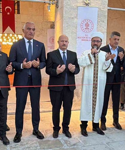 Depremde hasar gören tarihi Musalla Camii yeniden ibadete açıldı