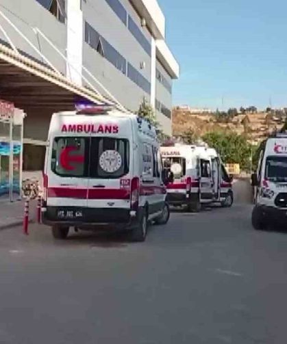 İşçiler dışarıdan sipariş verdikleri yemekten zehirlendi