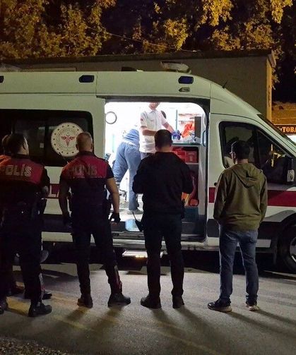 Adıyaman'da bıçaklı saldırıya uğrayan genç yaralandı