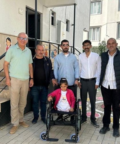 Enkazdan sonra süren mücadele: Zabit ailesi için çalışıyor, İkra bilim insanı olmayı hayal ediyor