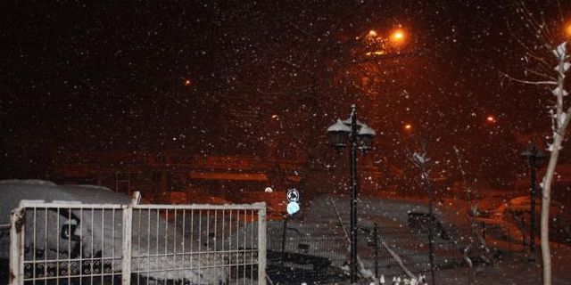 Çelikhan’da kar yağışı etkili oldu - Videolu Haber