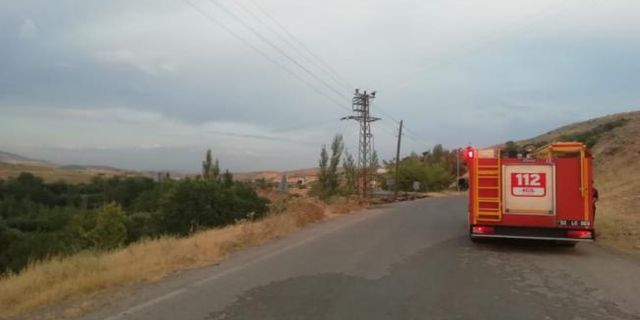 Elektrik direğinde çıkan yangın paniğe neden oldu - Videolu Haber