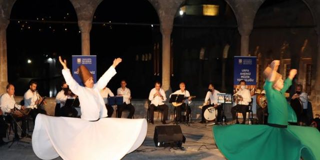 En büyük doğal akvaryumda ilahi dinletisi - Videolu Haber