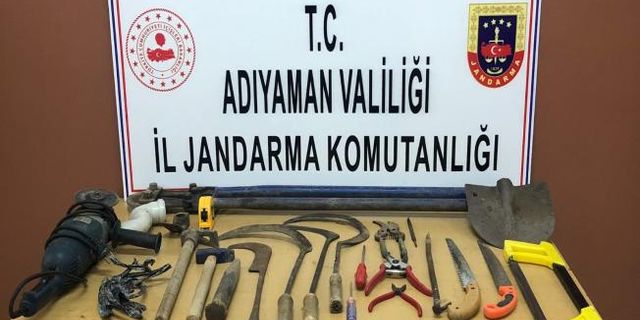 Sincik'te elektrik direğini çalan 2 şüpheli tutuklandı