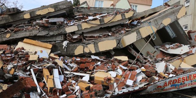 Adıyaman'da çöken binada arama çalışmaları sonlandırıldı 