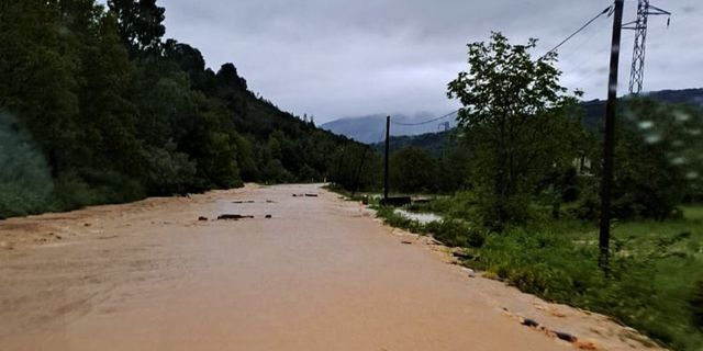 Karadeniz'i sel vurdu: 2 ölü, 1 kayıp
