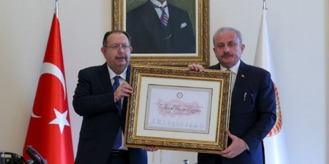 YSK, Erdoğan'ın mazbatasını Şentop'a takdim etti