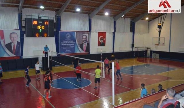 Kahta’da okullararası voleybol turnuvası