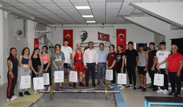 Adıyamanlı görme engelli halterci Türkiye 2'incisi oldu