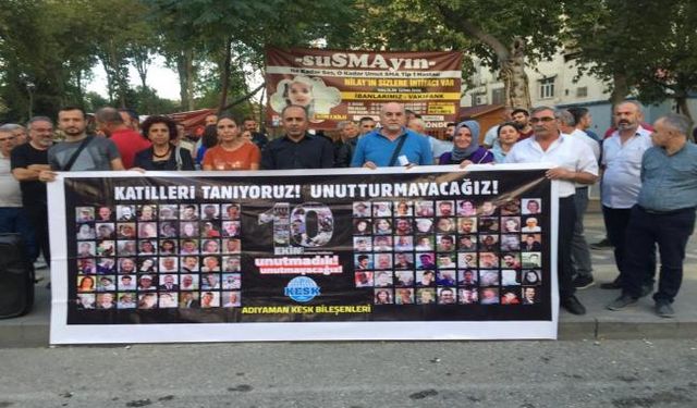 Ankara Garı önünde bombalı saldırıda ölenler anıldı