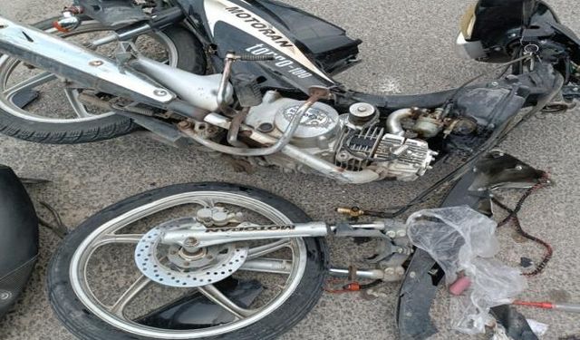Otomobile çarpışa motosiklet sürücüsü yaralandı