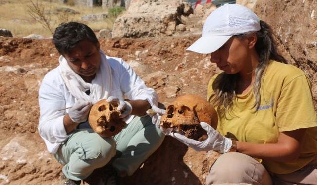 Perre Antik Kent'te 1800 yıllık 4 insan iskeleti bulundu - Videolu Haber 