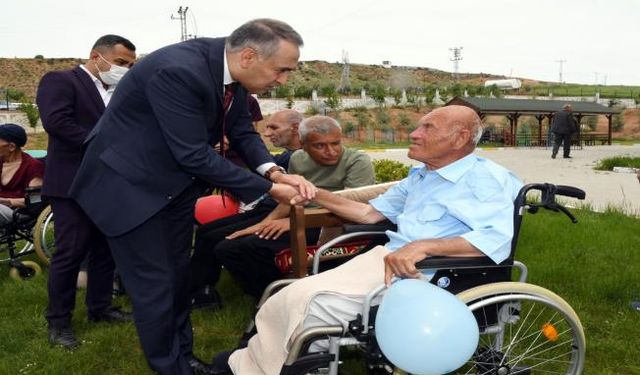 Vali Çuhadar’ın  '3 Aralık Dünya Engelliler Günü' mesajı