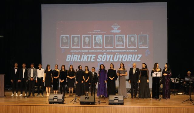 Adıyaman'da Türk sanat müziğinin sevilen isimleri sahne aldı