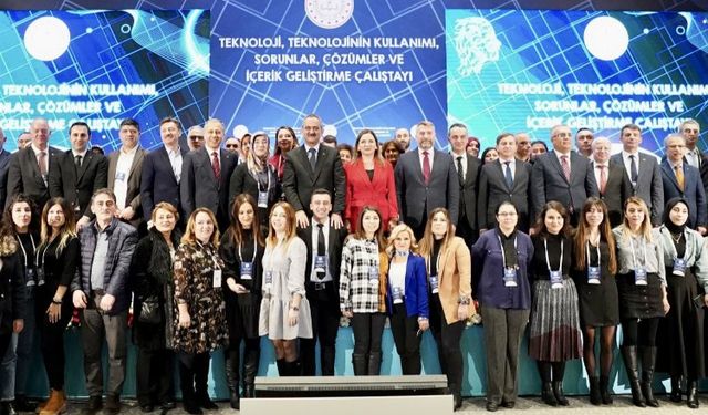 Bakan Özer 'Teknoloji Çalıştayı'na katıldı