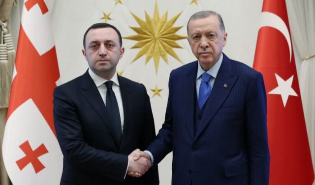 Gürcistan Başbakanı Garibaşvili Külliye'de