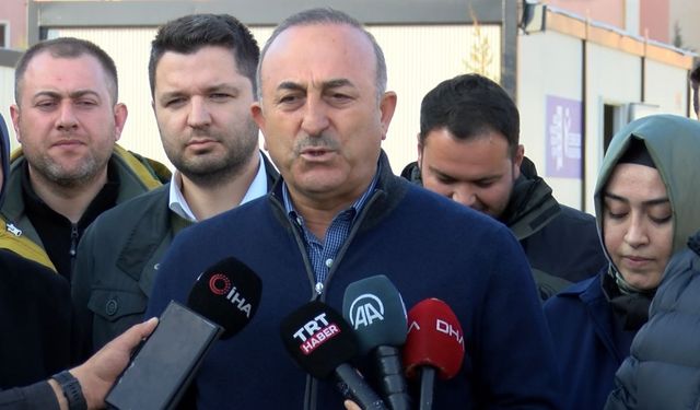 Bakan Çavuşoğlu: 90 ülkeden 11 bin 500 arama kurtarma ekibi geldi 