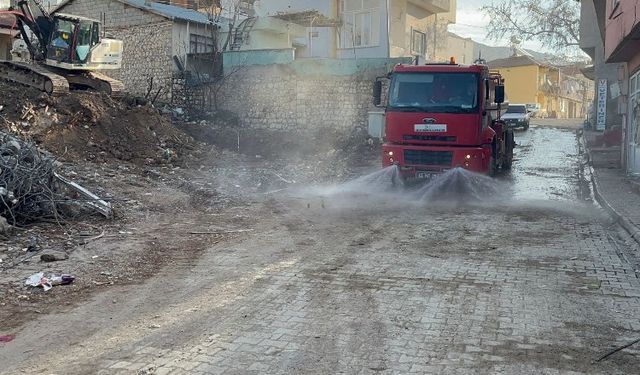 Adıyaman'da İzmit selin izlerini siliyor