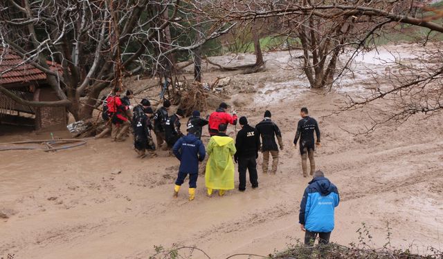 Bakan Karaismailoğlu: 522 personelle arama yapılıyor 