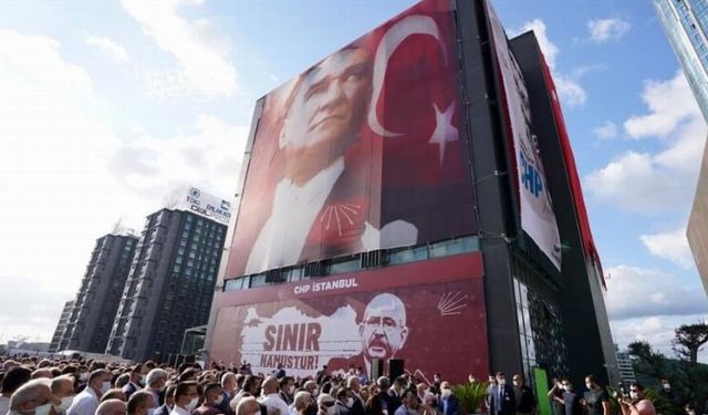 CHP İstanbul İl Başkanlığı'na saldırı iddiası!