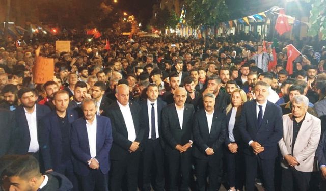 AK Partililer Kahta’da son mitinge yoğun ilgi gösterdi 