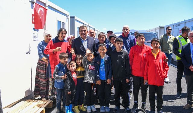 Başkan Gürkan Teknopark Konteyner Kenti ziyaret etti 
