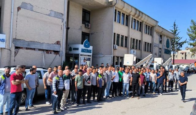 AKEDAŞ işçilerinin hakkını vermeyince işçiler kazan kaldırdı