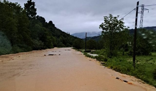 Karadeniz'i sel vurdu: 2 ölü, 1 kayıp