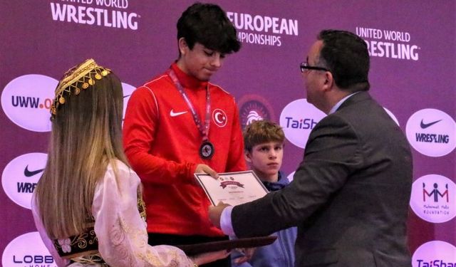 Milli güreşçi Halil Çınar Avrupa ikincisi oldu