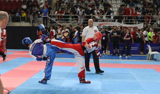 Adıyamanlı sporcular Türkiye şampiyonasında madalyaları topladı 