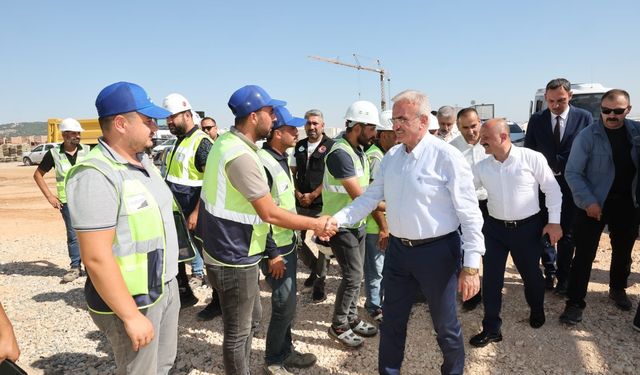 İçişleri Bakan Yardımcısı Münir Karaloğlu, çeşitli temaslarda bulundu 