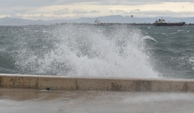 Marmara ve Ege'ye kuvvetli rüzgar uyarısı